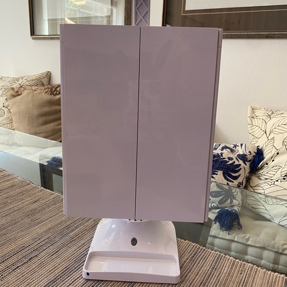 Glo Tech adjustable Bluetooth adjustable mirror. - Picture 5 of 8